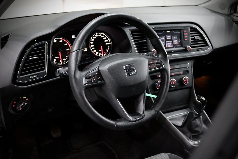 Seat Leon ST 1.4 TSI 103 kW  - fotka 12 z 32