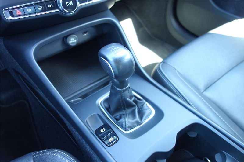 Volvo XC40 2,0 D3 110KW, MANUAL, FWD. - fotka 27 z 37