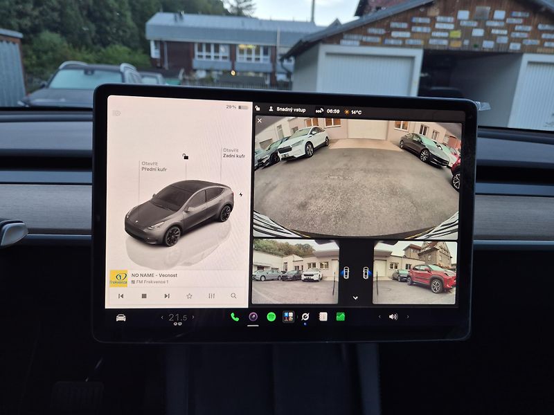 Tesla Model Y RWD 235kw 95,3 % - fotka 33 z 49