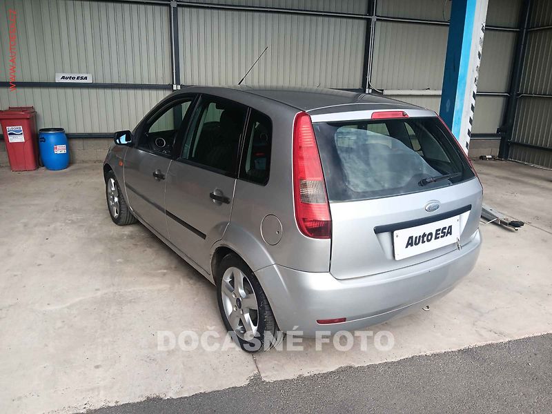 Ford Fiesta (2005) 1.4i, servis.kniha, AC - fotka 2 z 3