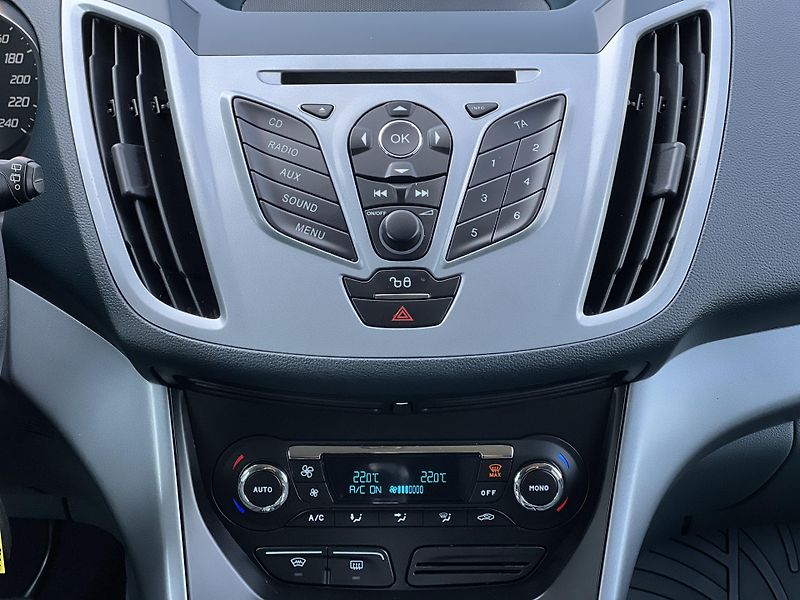 Ford C-MAX Ghia 1.6TDCi KLIMA PŮVOD ČR - fotka 18 z 35