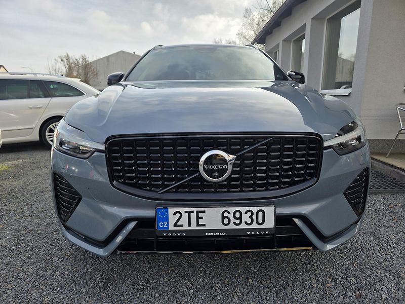 Volvo XC60 2.0 D R-Designe Bowers&Wilkins - fotka 6 z 34