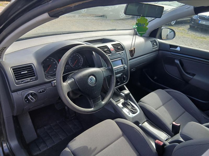 Volkswagen Golf 1.6i, GT Look, automat - fotka 18 z 31