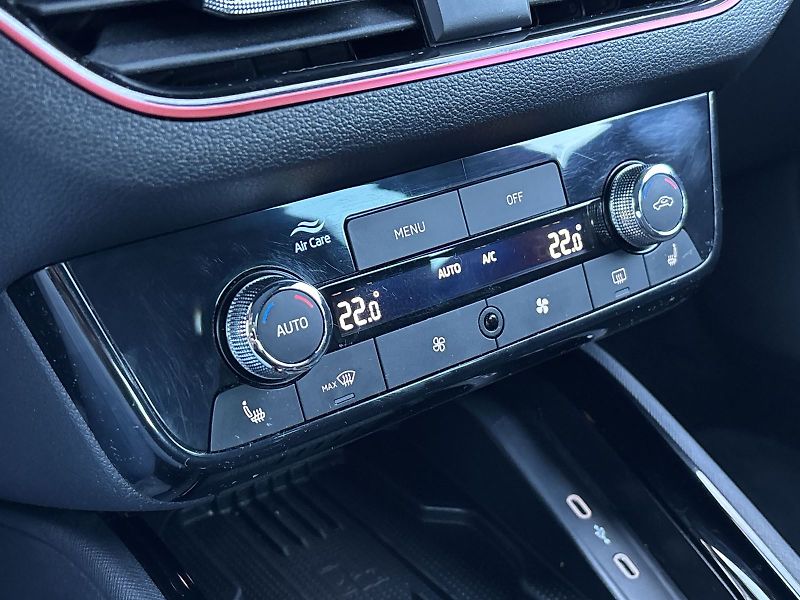 Škoda Kamiq (2024) 1.5 TSI DSG Monte Carlo - fotka 15 z 33