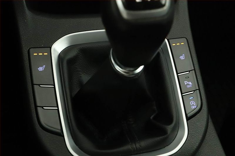 Hyundai i30 (2019) 1.4 CVVT, Tempomat - fotka 14 z 15