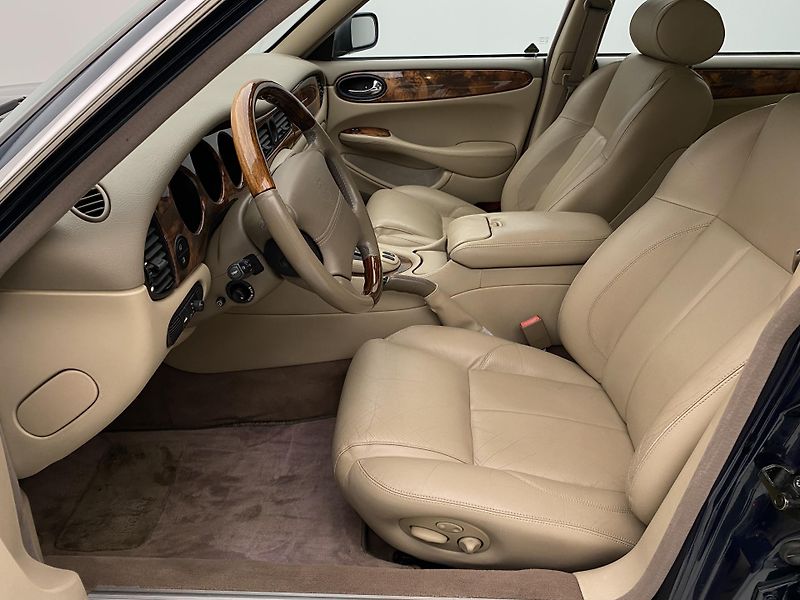 Jaguar XJ V8 4.0 SOVEREIGN AUT - fotka 3 z 31
