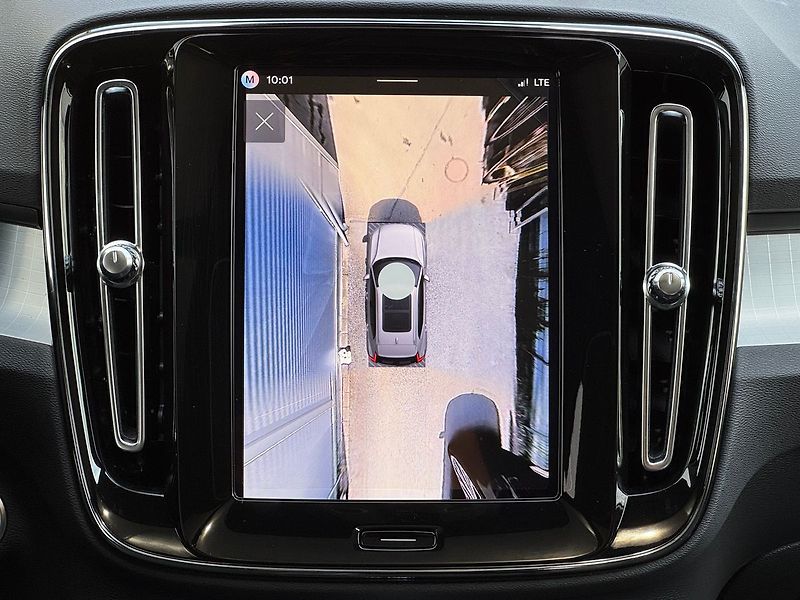 Volvo XC40 (2026) ULTRA B4, 360°, PIXEL LED - fotka 28 z 31