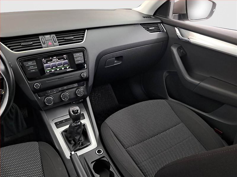 Škoda Octavia (2016) Ambition 1.6 TDI, Tempomat - fotka 8 z 15
