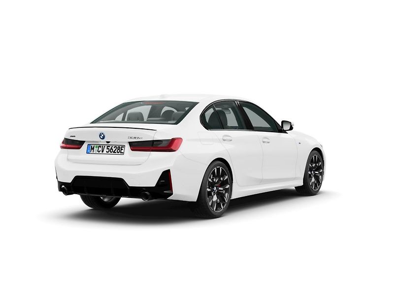 BMW Řada 3 (2025) 330e xDrive Sedan - fotka 2 z 10