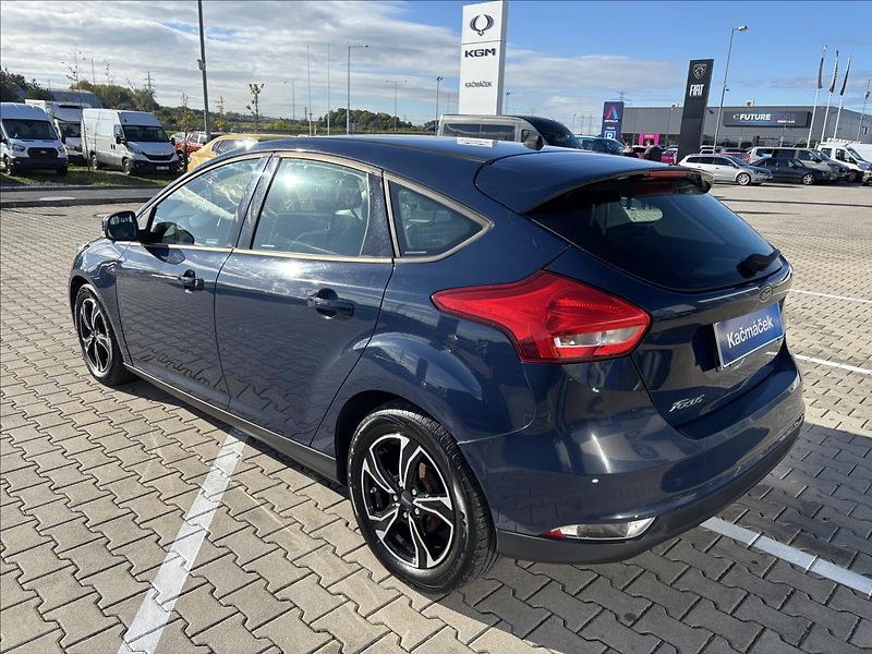 Ford Focus 1,5 TDCI 70kW Trend - fotka 3 z 28