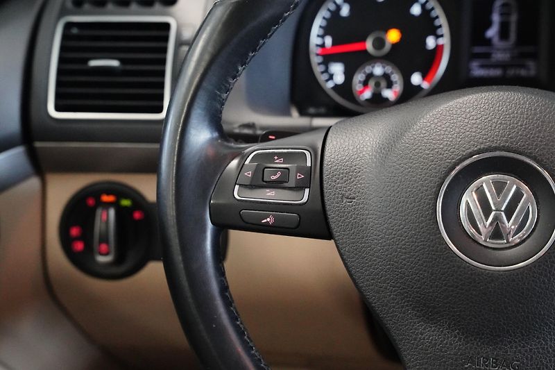 Volkswagen Touran - fotka 15 z 25