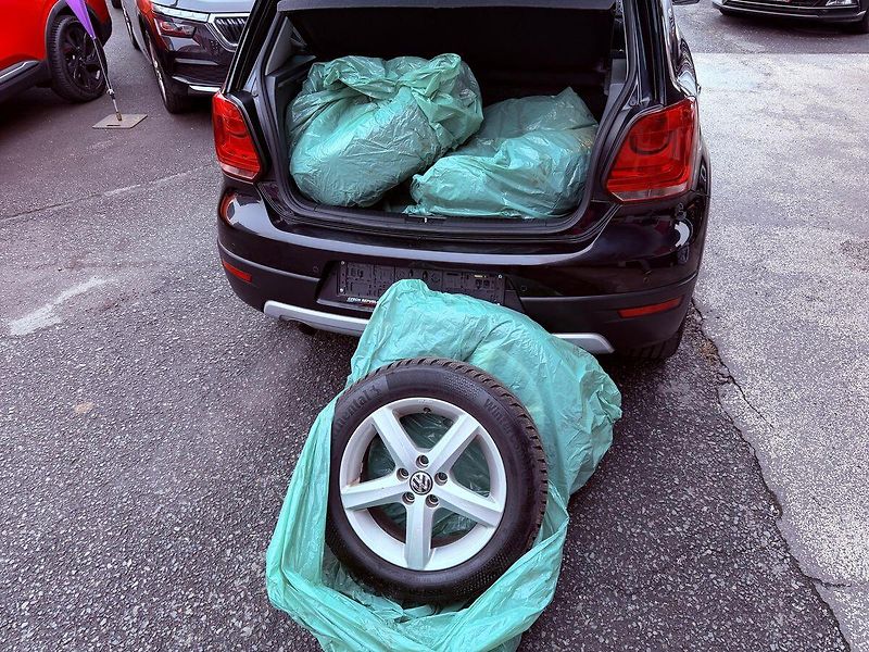 Volkswagen Polo Cross 1.2 TSi DSG, Navi - fotka 11 z 35