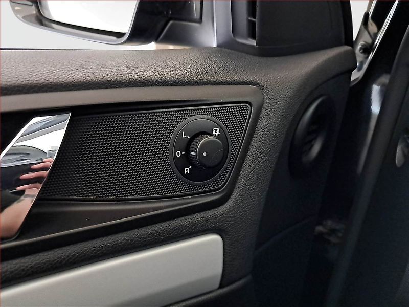 Škoda Octavia (2009) Ambiente 1.8 TSI, Serv.kniha - fotka 19 z 19