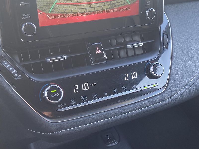 Toyota Corolla 1.2 TURBO 85kW Style TECH - fotka 18 z 20