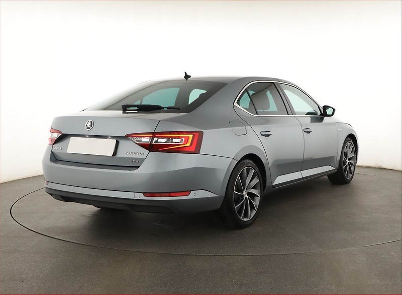 Škoda Superb (2018) Laurin&Klement 2.0 TDI - fotka 5 z 29