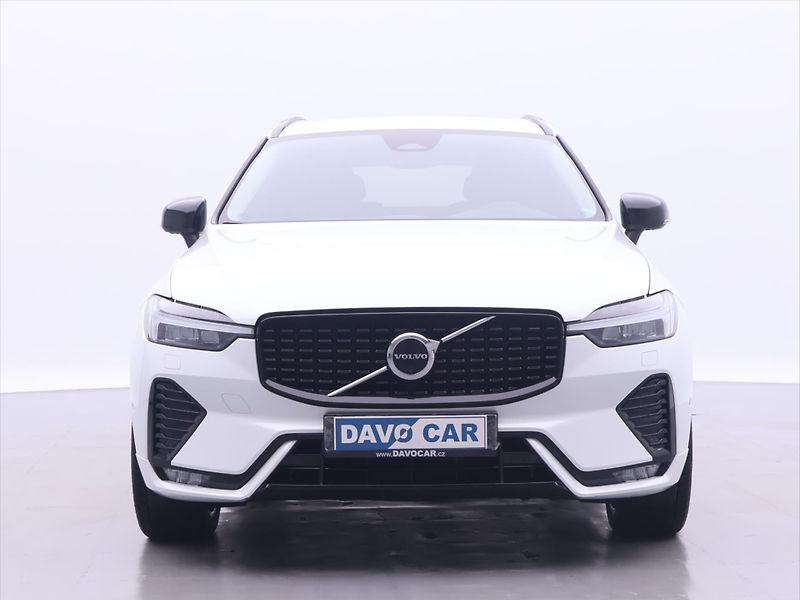 Volvo XC60 2,0 B5 173kW AWD Plus Dark CZ - fotka 2 z 33
