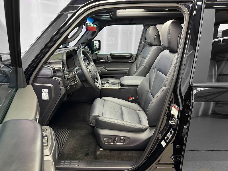 Toyota Land Cruiser 2.8L D-4D AWD J250 PRADO, PANO - fotka 11 z 33