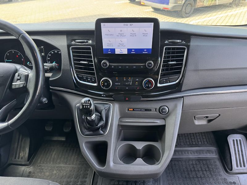 Ford Tourneo Custom (2021) 2,0 ECOBLUE HYBRID L2 - fotka 13 z 25