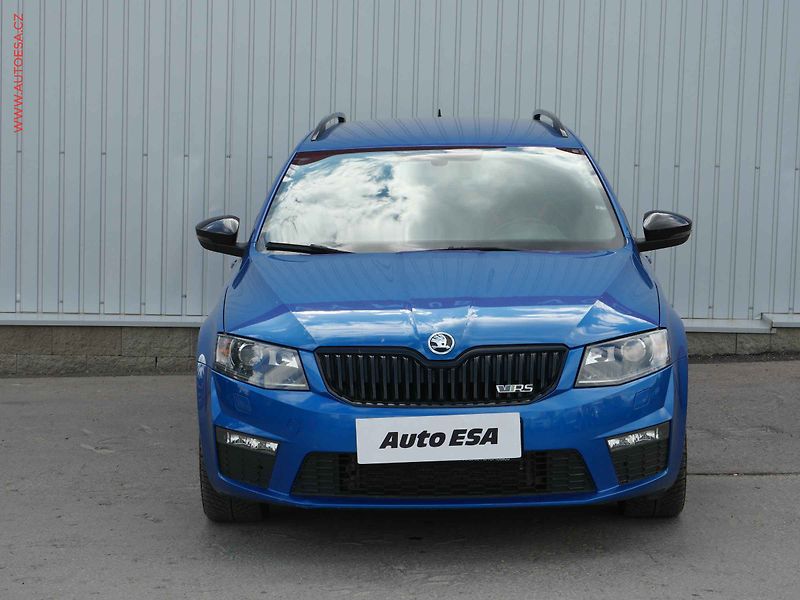Škoda Octavia (2015) 2.0 TDi, ČR, RS, DSG - fotka 2 z 27