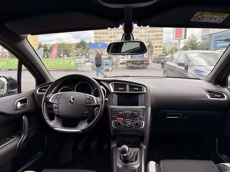 Citroën DS4 (2015) - fotka 6 z 17