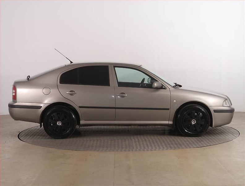 Škoda Octavia (2008) 1.6, po STK, jezdí výborně - fotka 6 z 14