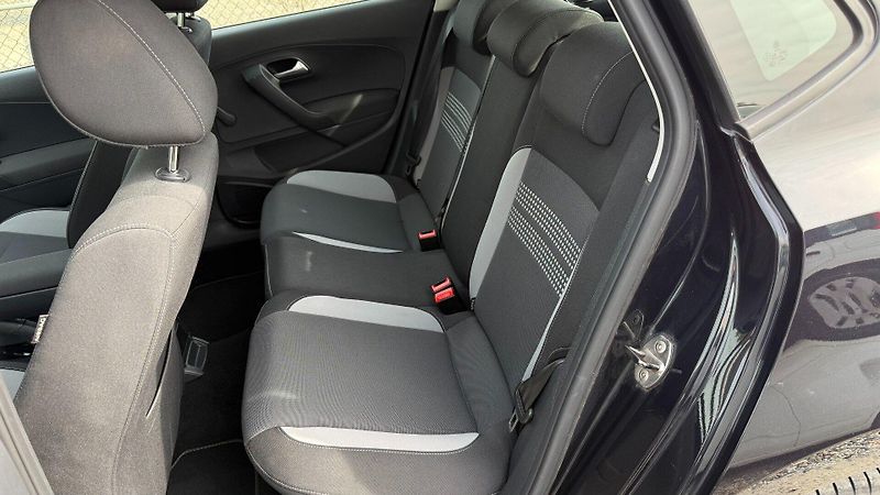 Volkswagen Polo (2014) 1.2TSi 66kW REZERVOVANO - fotka 17 z 22