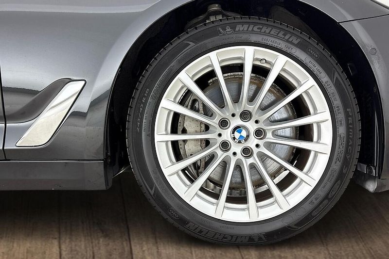 BMW Řada 5 540d xDrive - fotka 5 z 17