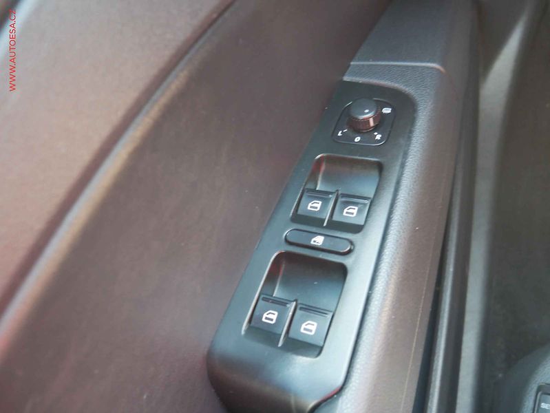 Škoda Superb (2014) 2.0TDi, Kůže, navi - fotka 12 z 14