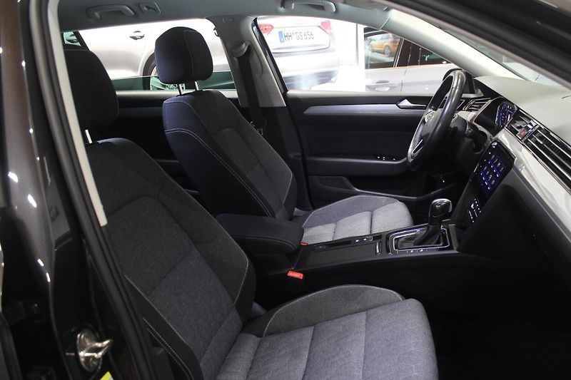 Volkswagen Passat (2022) 2.0TDI DSG Display Tažné  - fotka 24 z 39