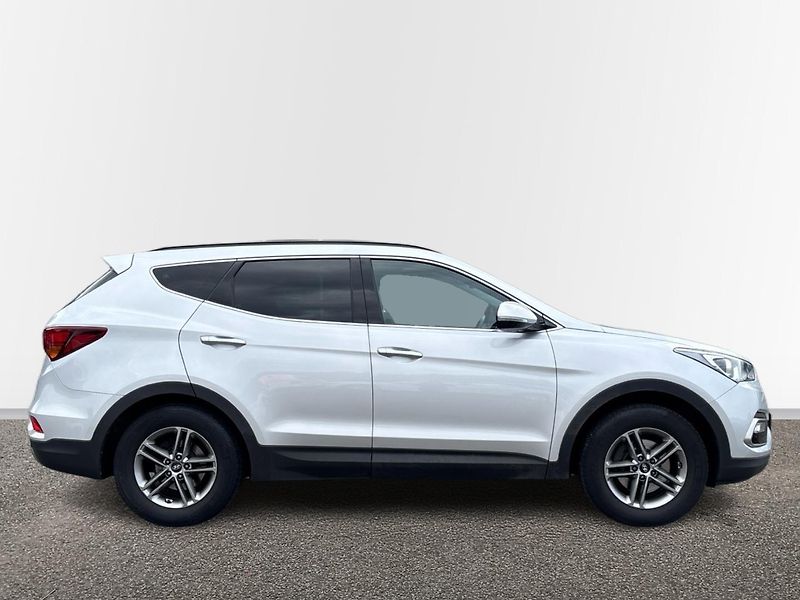 Hyundai Santa Fe SUV - fotka 16 z 23