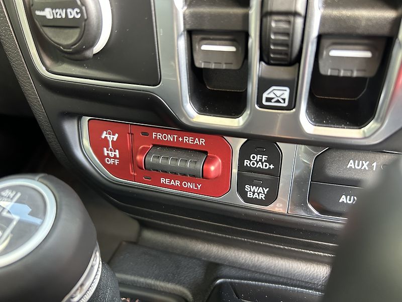 Jeep Wrangler Unlimited Rubicon 392 V8 - fotka 24 z 35