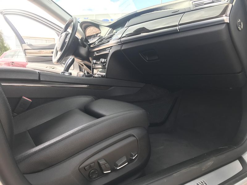 BMW Řada 7 740d X-Drive,Facelift,Hud,ČR.. - fotka 11 z 16