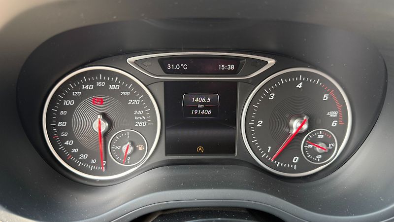 Mercedes-Benz Třídy B (2015) 200d 100kW*LED*Servis*Stav* - fotka 13 z 24
