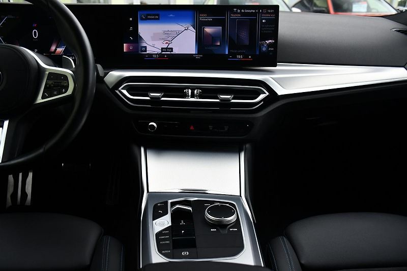 BMW Řada 3 320d xDrive M-SPORT   - fotka 24 z 64