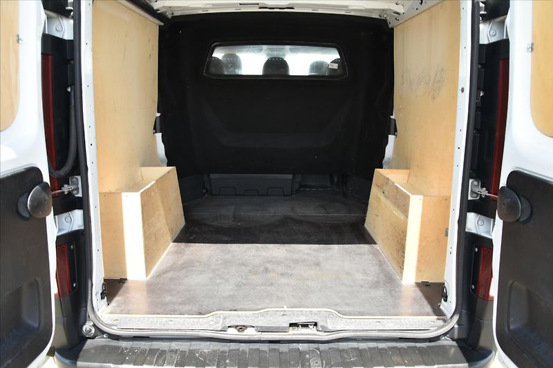 Renault Trafic 2.0 dCi 125kW L2 AUTOMAT 5MÍST - fotka 10 z 23