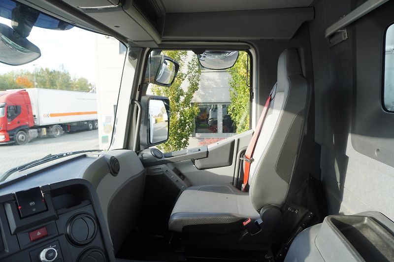 Renault (2017) C380 Comfort 6x4/ Atlas 172.3E - fotka 20 z 24