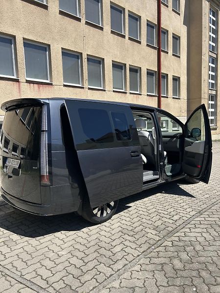 Hyundai Staria (2022) - fotka 5 z 48