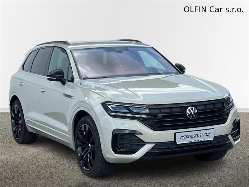 Volkswagen Touareg 3,0 TDi V6 210 kW 8AT 4x4 R-LI - fotka 7 z 31