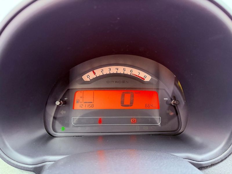 Citroën C3 1.4i, Klimatizace - fotka 14 z 18