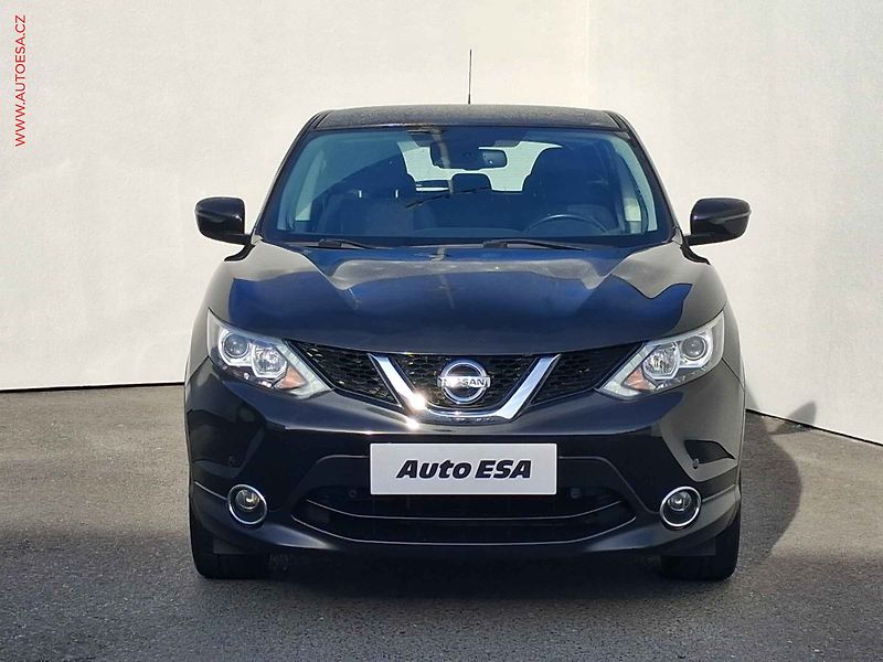 Nissan Qashqai (2015) 1.2TCe, Acenta, navi, kamera - fotka 2 z 18