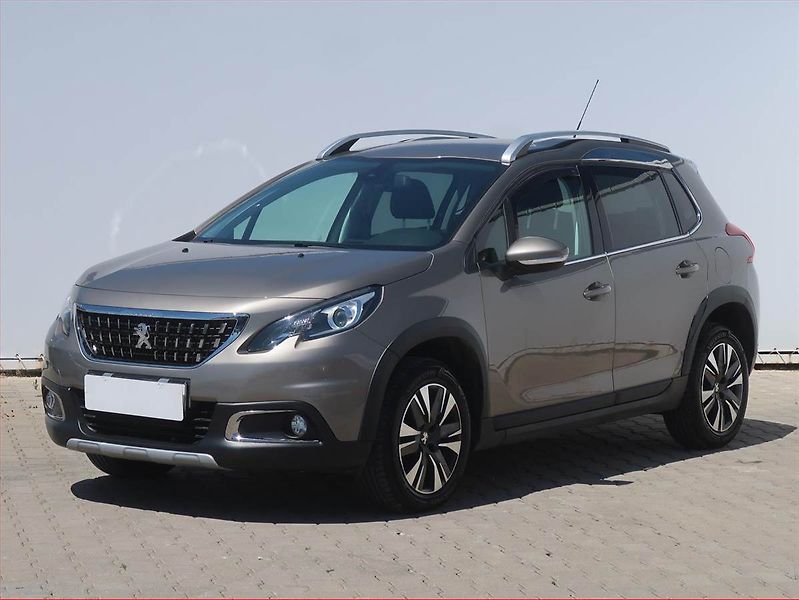 Peugeot 2008 (2017) 1.2 PureTech, Serv.kniha, Navi - fotka 2 z 13