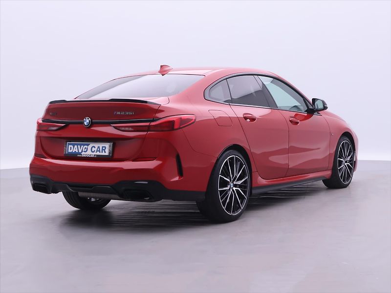 BMW Řada 2 2,0 M235i 225kW CZ xDrive - fotka 7 z 40