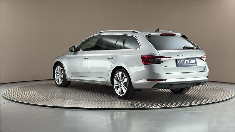 Škoda Superb 2.0 TDI DSG 4x4 Style Combi - fotka 2 z 32
