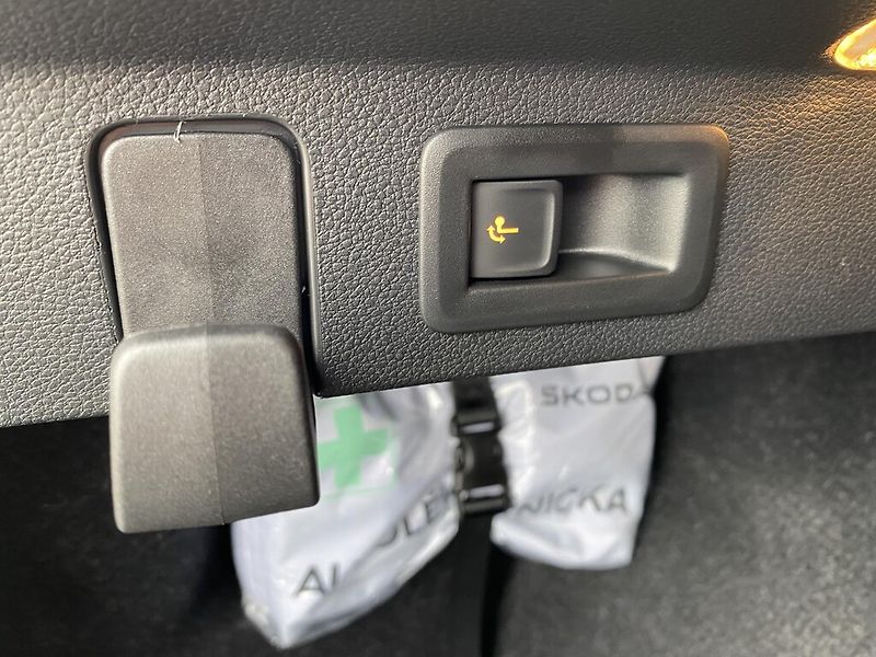 Škoda Scala 1,0 TSI 85 kW Selection - fotka 27 z 27