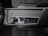 Volvo XC60 B4 145kW AWD Momentum Pro,ČR - náhled 34