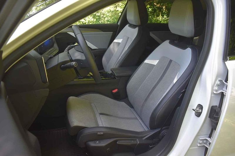 Nový Opel Astra je dobře využitelný v českém prostředí