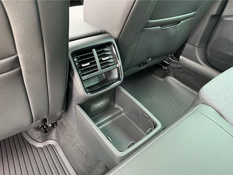Škoda Octavia 2.0 TDi 110 kW SPORTLINE DSG - fotka 23 z 30