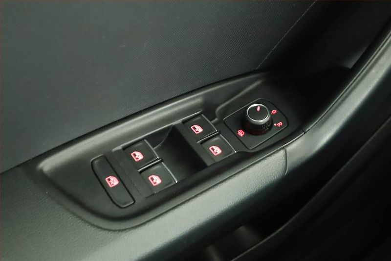 Audi A1 (2019) S-Line 30 TFSI - fotka 15 z 15
