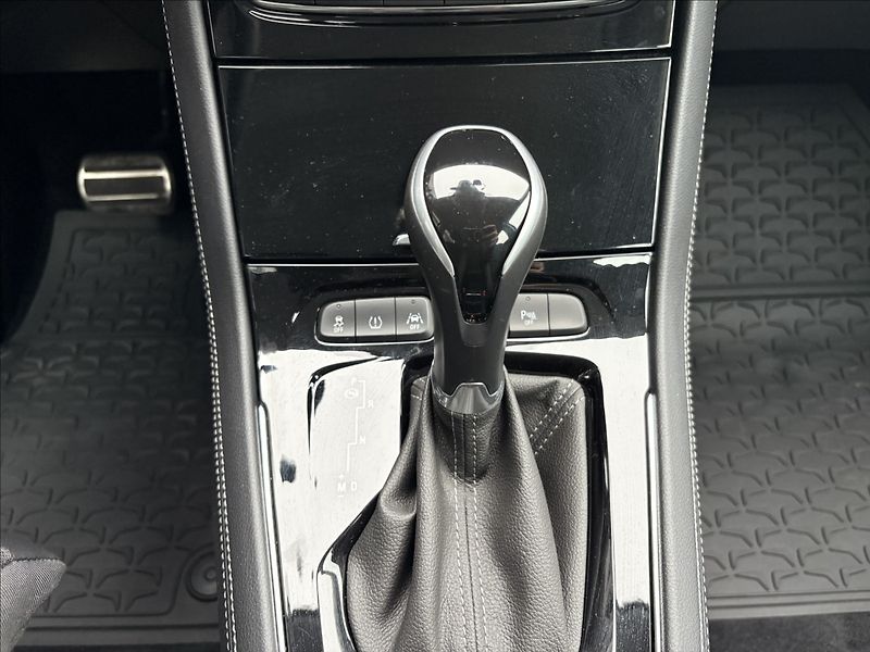 Opel Grandland X 1,2 96KW AUTOMAT CZ 1.MAJ - fotka 12 z 33