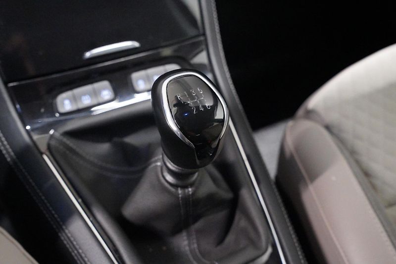 Opel Grandland X - fotka 24 z 28